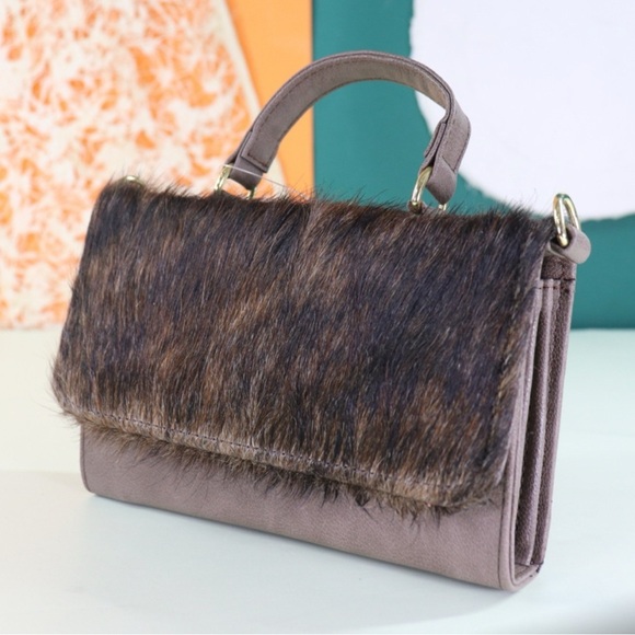 Mini Crossbody wallet Stylish Cow Hide tooled Brown and Tan Women's Bag (b) - Picture 4 of 10